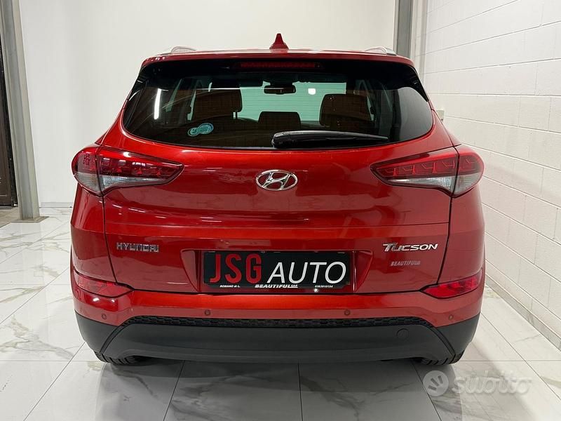 Usata Hyundai Tucson Comfort 116 CV (85 kW) 2015 Rosso SUV