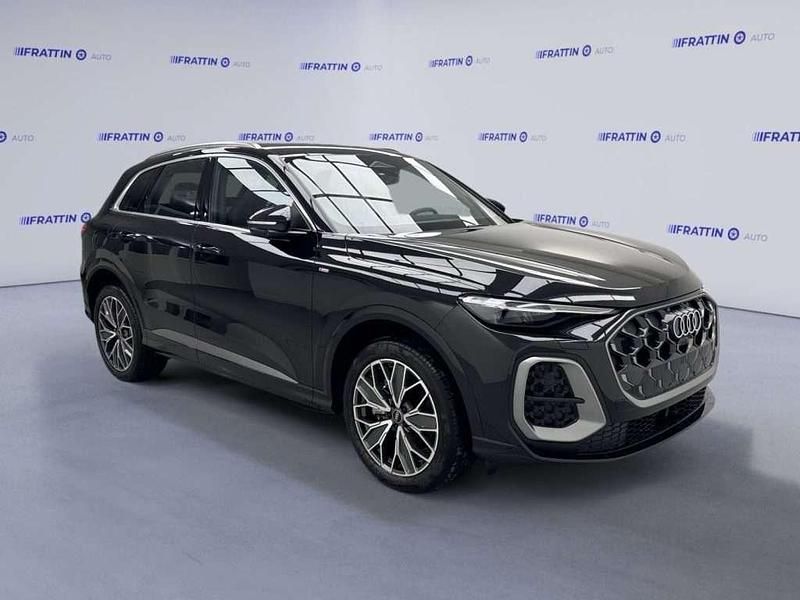 Usata Audi Q5 S-Line 228 CV (167 kW) 2024 Grigio scuro SUV