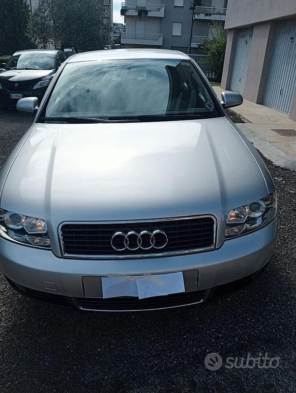 Usata Audi A4 102 CV (75 kW) 2004 Grigio Station wagon