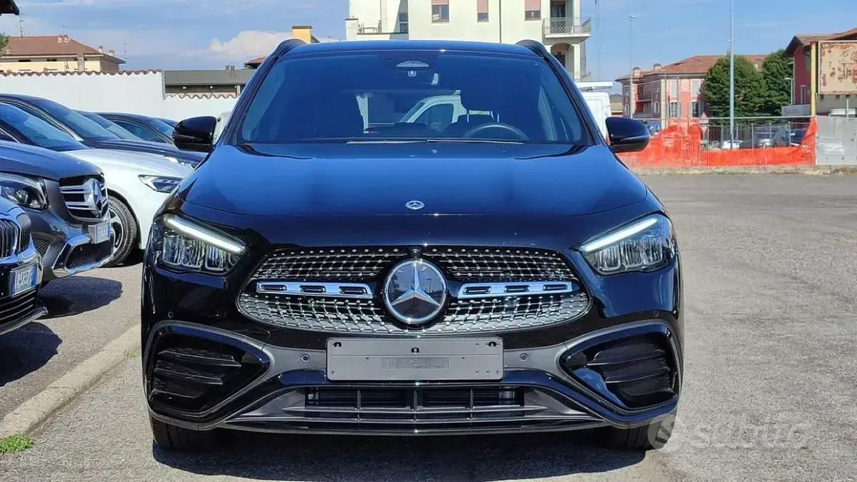 Usata Mercedes GLA200 AMG Line Premium 150 CV (110 kW) 2025 Nero mythos metalizzato SUV