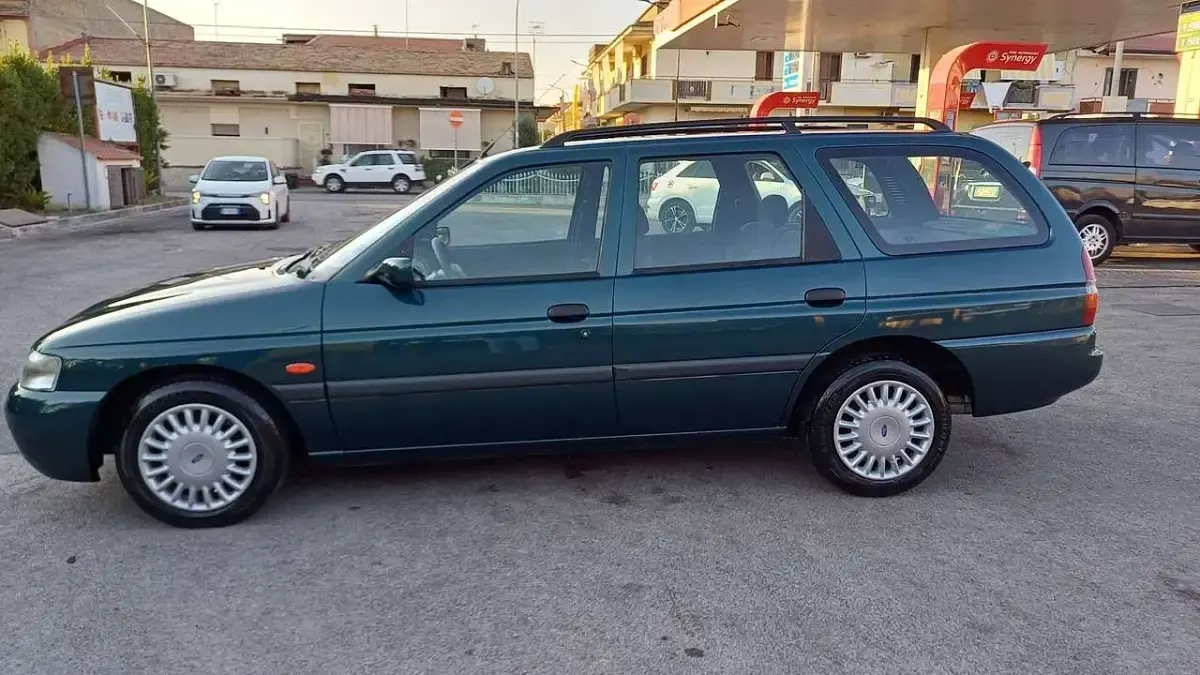 Usata Ford Escort Ghia 90 CV (66 kW) 1997 Other Station wagon