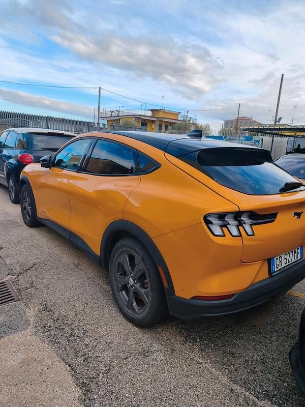 Arancione Usata 2023 Ford Mustang Mach-E Premium SUV | 28.990 € (Super prezzo) - Immagine 1/4