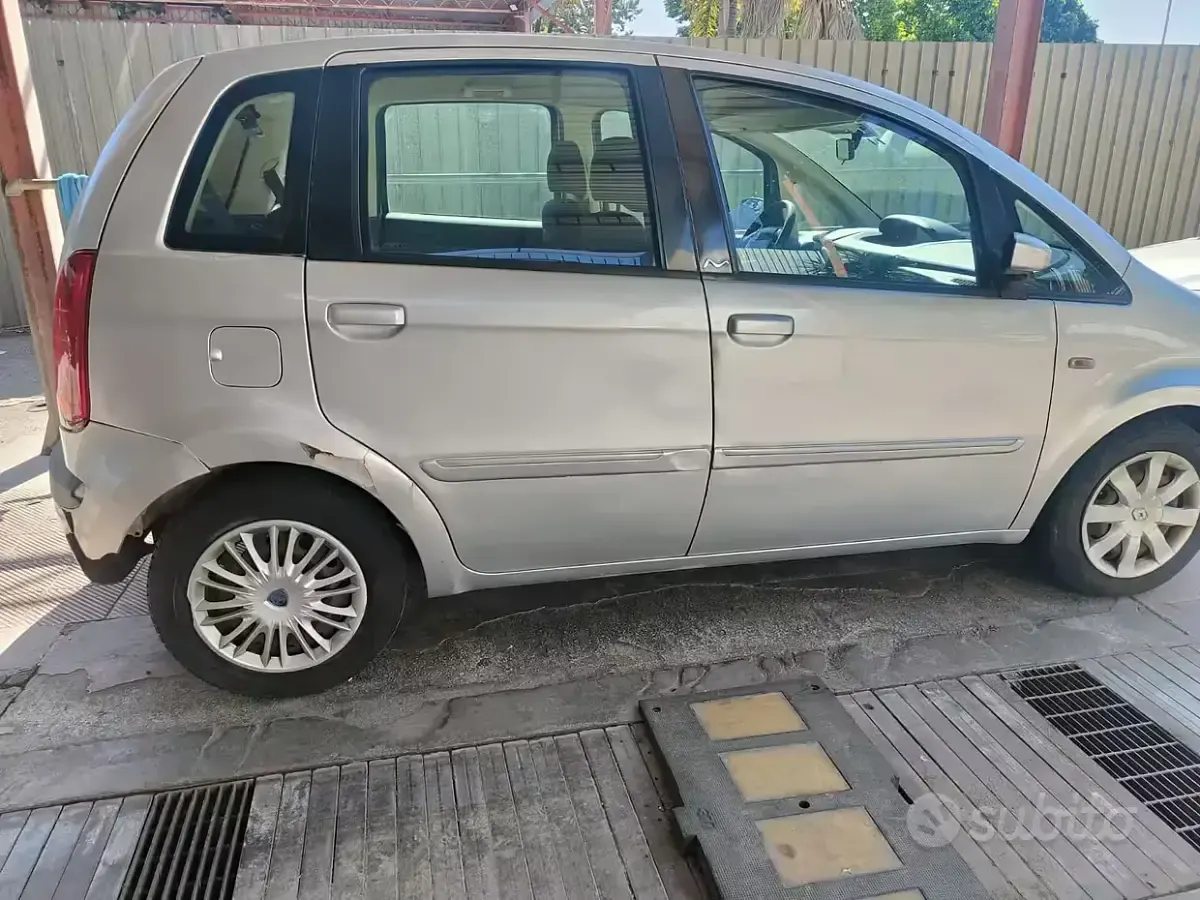 Usata Lancia Musa 2005 Grigio Monovolume