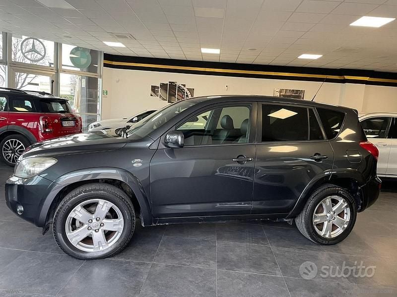 Usata Toyota RAV4 Luxury 177 CV (130 kW) 2007 Blu SUV