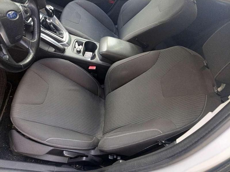 Usata Ford Focus Style 150 CV (110 kW) 2011 Grigio Station wagon