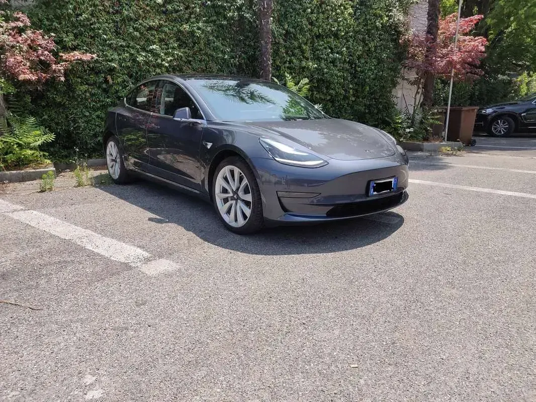 Usata Tesla Model 3 Long Range AWD 361 kW (492 CV) 2019 Grigio Berlina