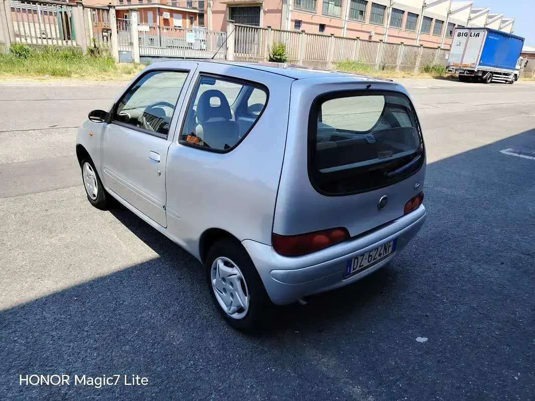 Usata Fiat 600 Active 54 CV (39 kW) 2010 Grigio Utilitaria