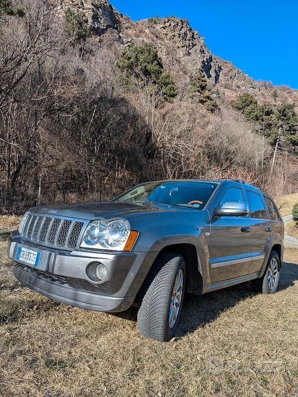 Grigio Usata 2006 Jeep Cherokee Overland SUV | 9500 € - Immagine 1/4