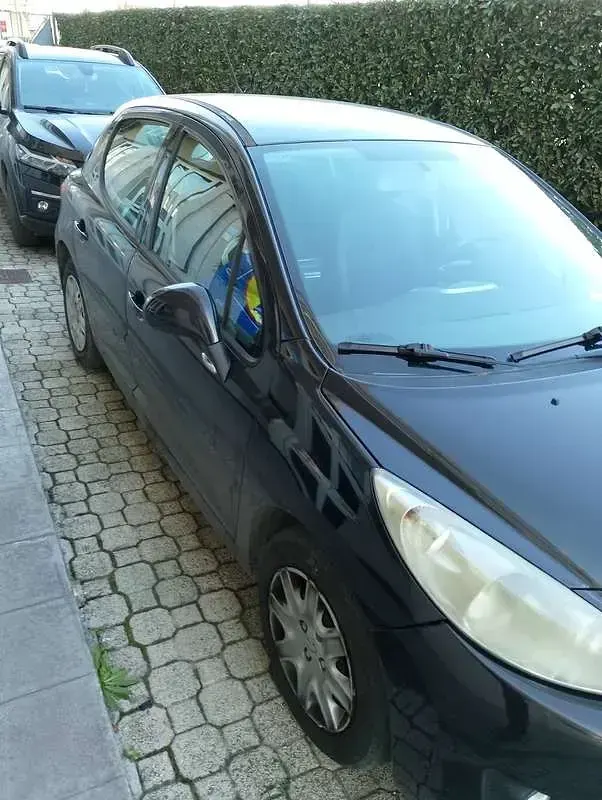 Usata Peugeot 207 68 CV (50 kW) 2011 Nero Berlina