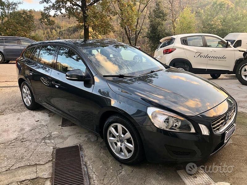 Usata Volvo V60 Business Edition 115 CV (84 kW) 2013 Grigio Station wagon