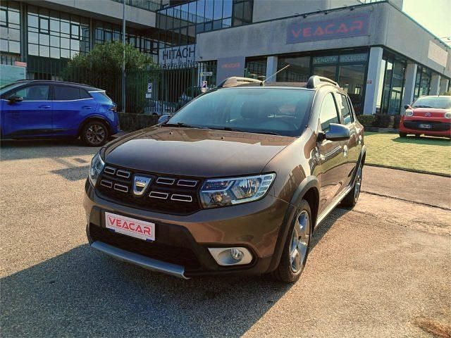 Usata Dacia Sandero Stepway 75 CV (55 kW) 2019 Bronzo Utilitaria