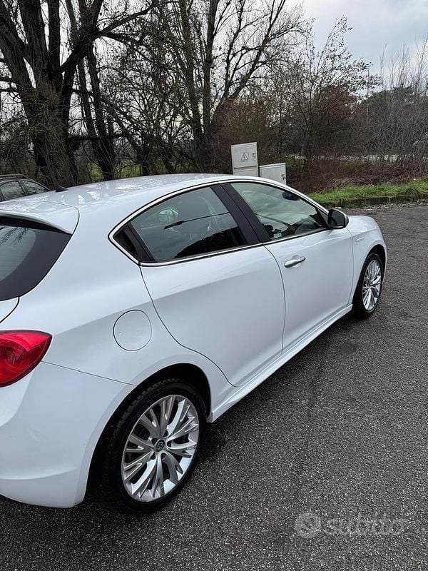 Usata Alfa Romeo Giulietta 120 CV (88 kW) 2017 Bianco Utilitaria