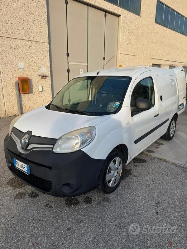 Usata Renault Kangoo 75 CV (55 kW) 2014 Monovolume