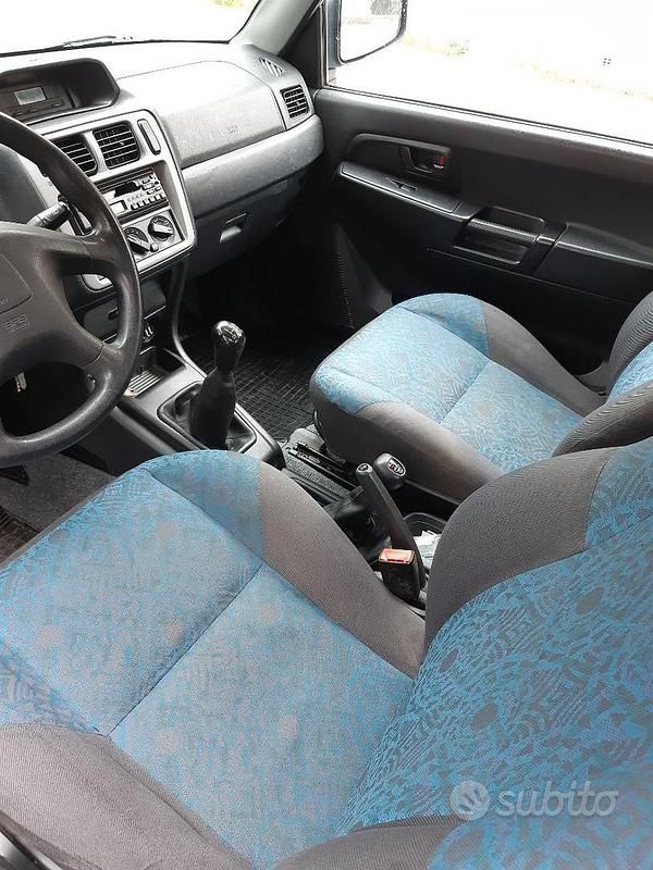 Usata Mitsubishi Pajero 129 CV (94 kW) 2001 SUV