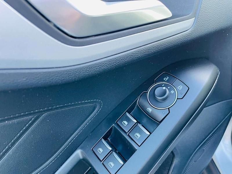 Usata Ford Focus ST-Line 120 CV (88 kW) 2021 Argento Station wagon