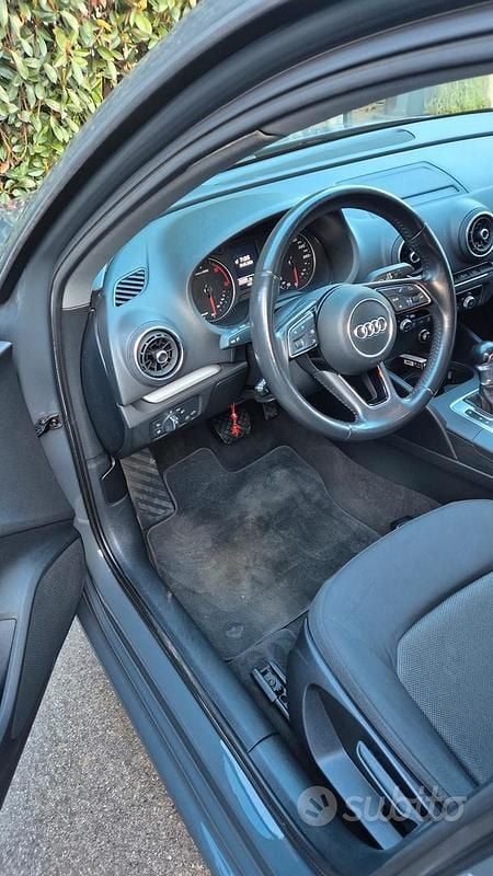 Usata Audi A3 2018 Grigio Berlina