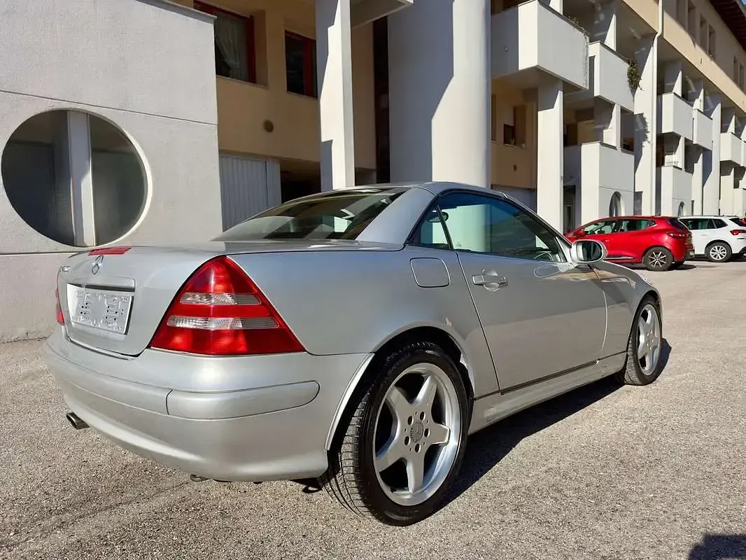 Usata Mercedes SLK320 218 CV (160 kW) 2000 Argento Cabrio