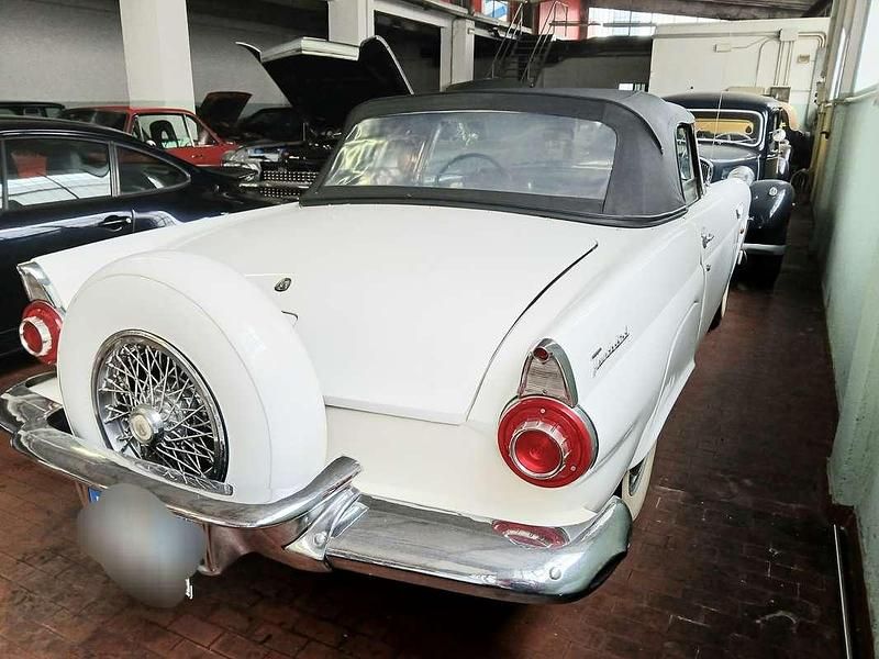 Begagnad Ford Thunderbird 224 HK (164 kW) 1956 Vit Cab