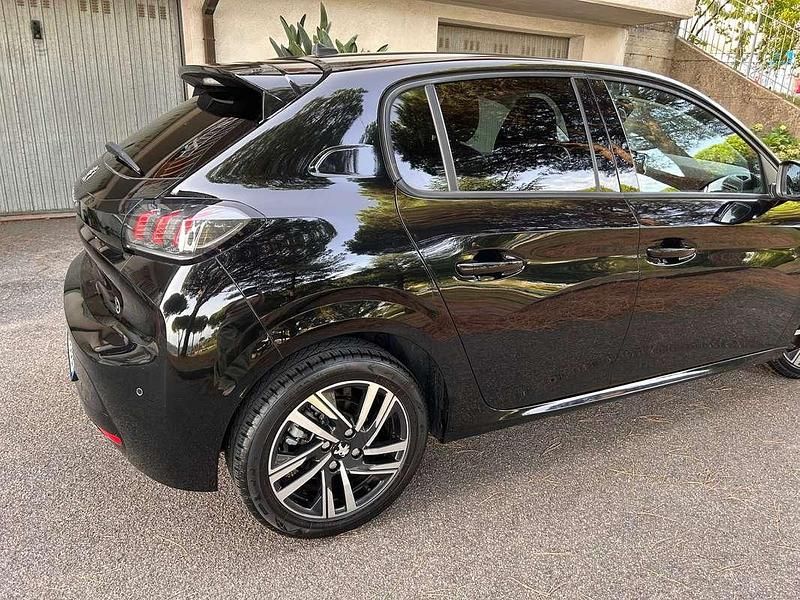 Usata Peugeot 208 Allure 101 CV (74 kW) 2021 Nero Utilitaria