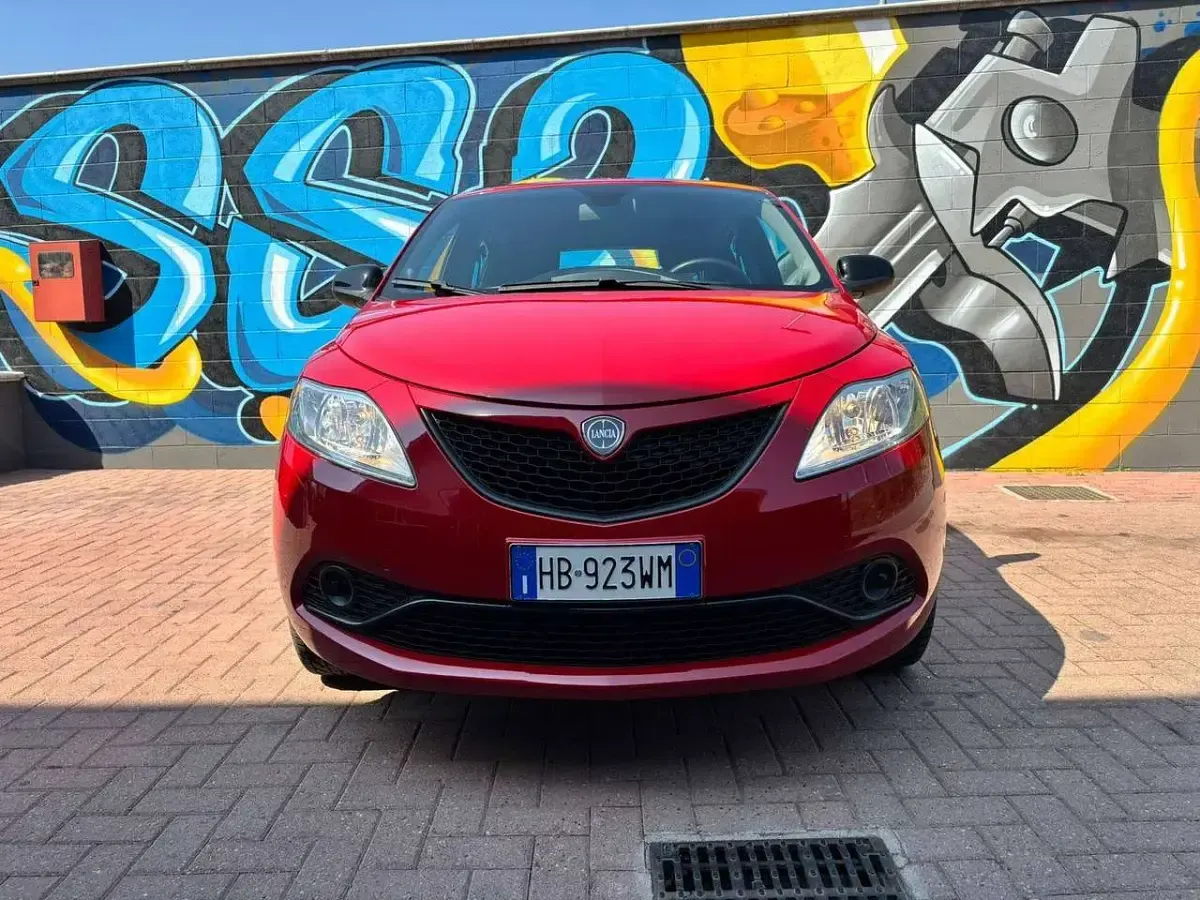 Usata Lancia Ypsilon 69 CV (50 kW) 2018 Rosso Utilitaria
