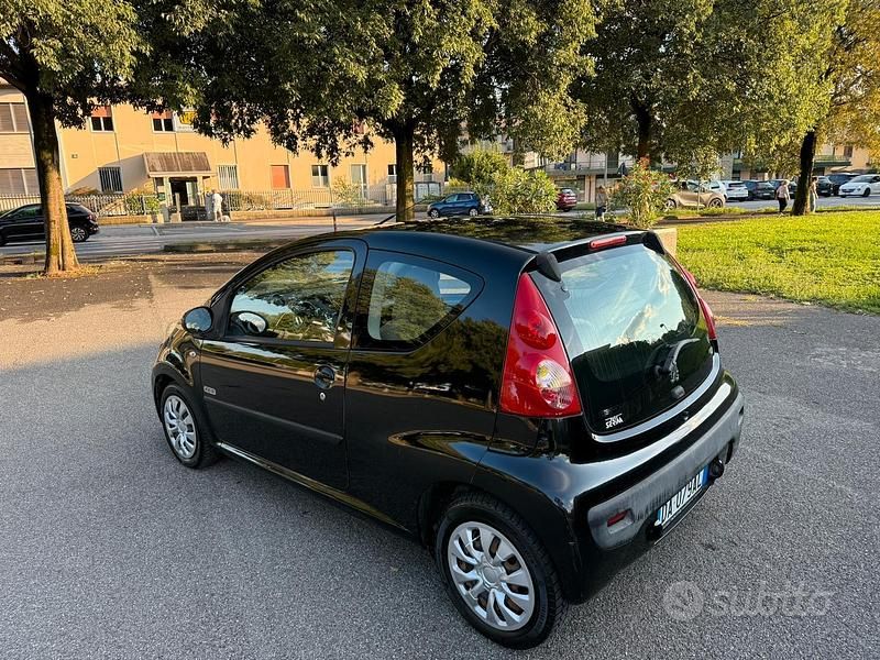Usata Peugeot 107 68 CV (50 kW) 2006 Nero Utilitaria