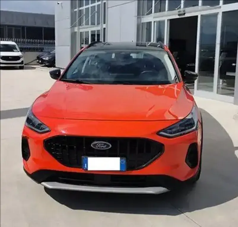 Usata Ford Focus Active 125 CV (91 kW) 2022 Rosso race Station wagon