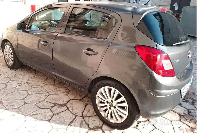Usata Opel Corsa 85 CV (62 kW) 2011 Utilitaria