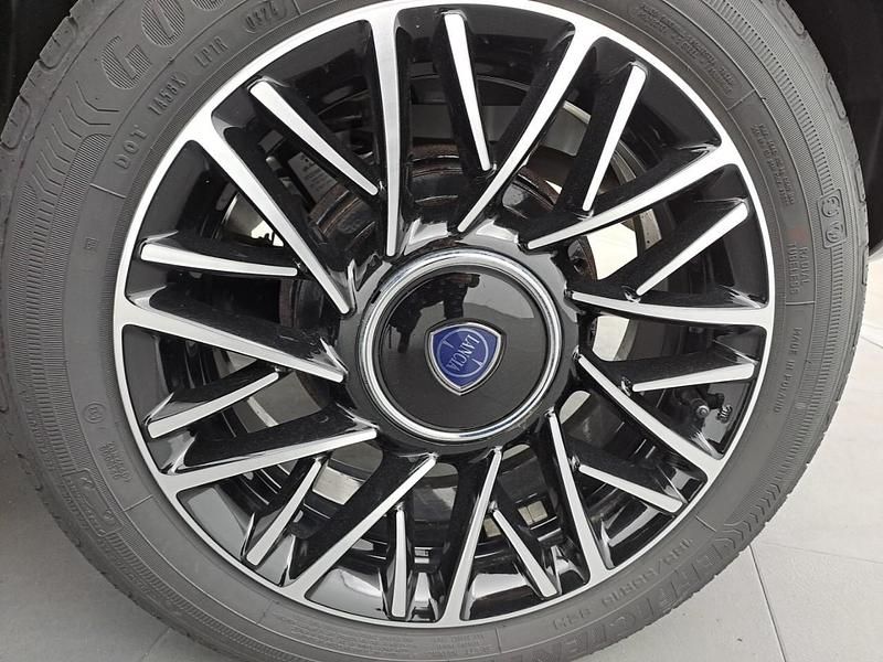 Usata Lancia Ypsilon 70 CV (51 kW) 2024 Grigio Utilitaria