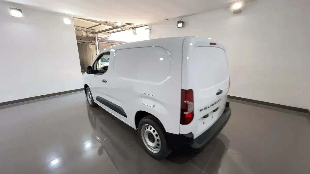 Nuova Peugeot Partner S 130 CV (95 kW) 2026 P0pr  kaolin white pastello Monovolume