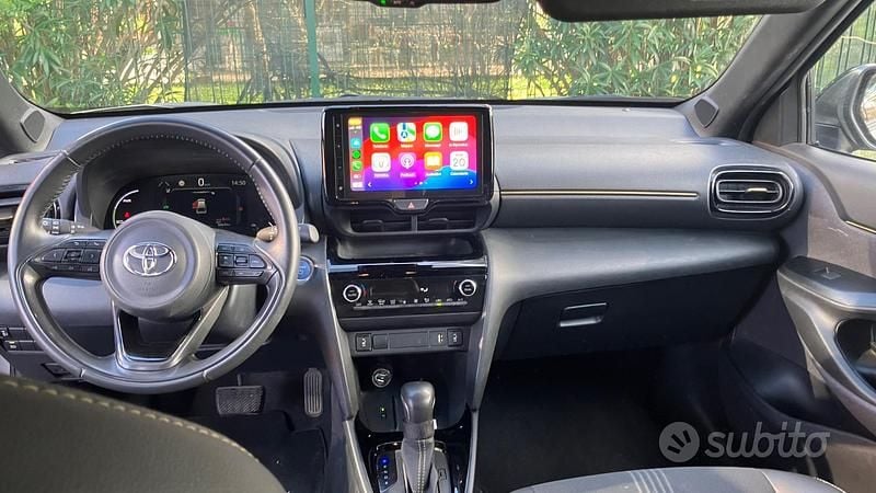 Usata Toyota Yaris Cross 106 CV (77 kW) 2024 Grigio SUV