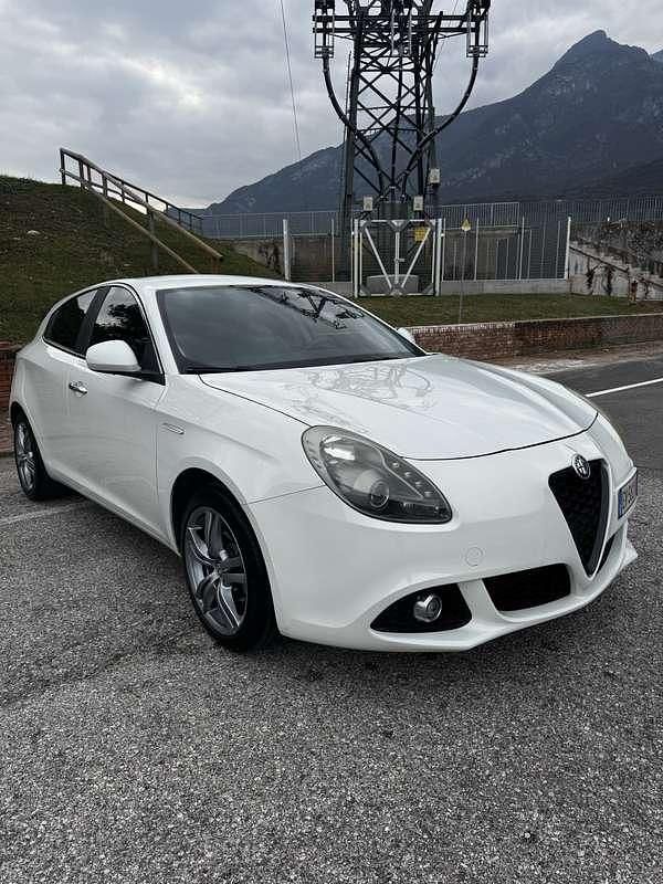 Usata Alfa Romeo Giulietta Distinctive 105 CV (77 kW) 2014 Utilitaria