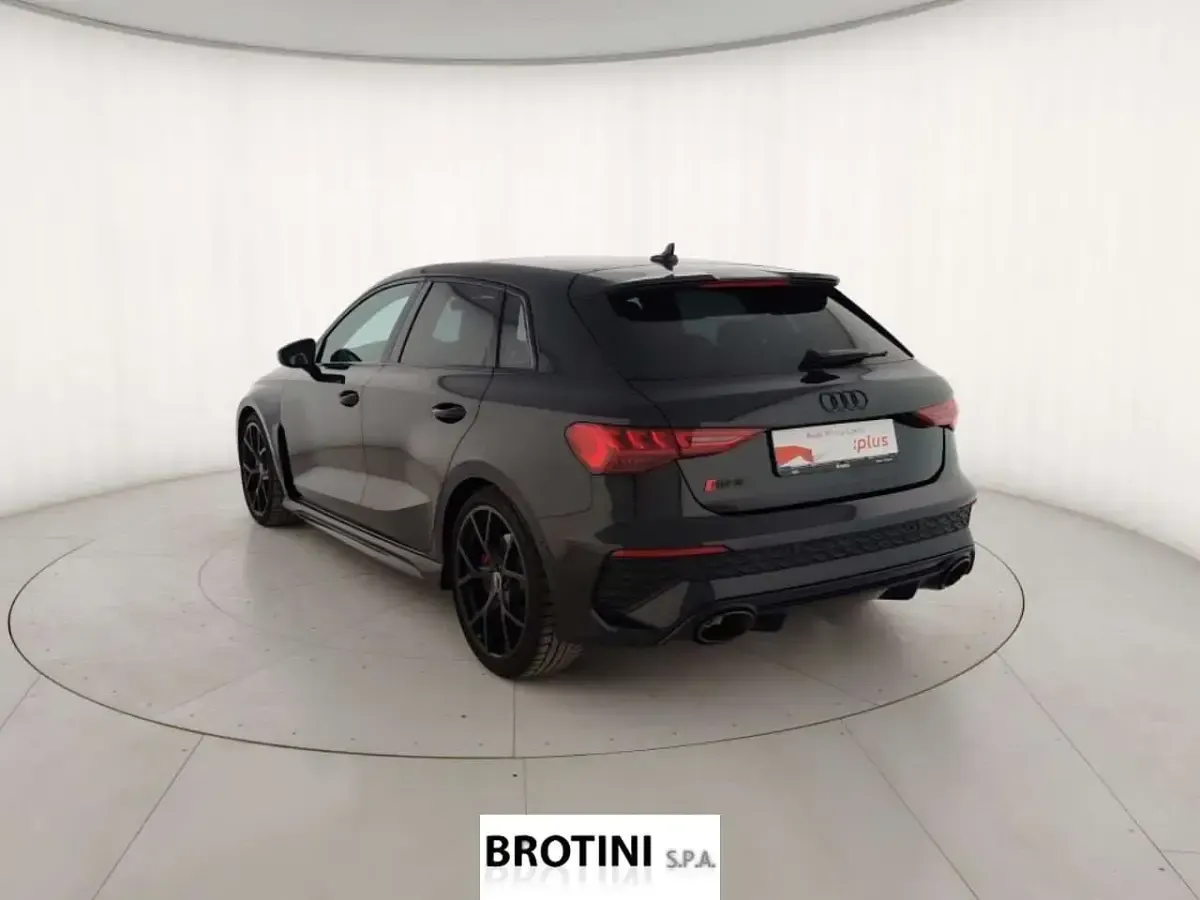Usata Audi RS3 Ambiente 400 CV (294 kW) 2024 Nero Berlina
