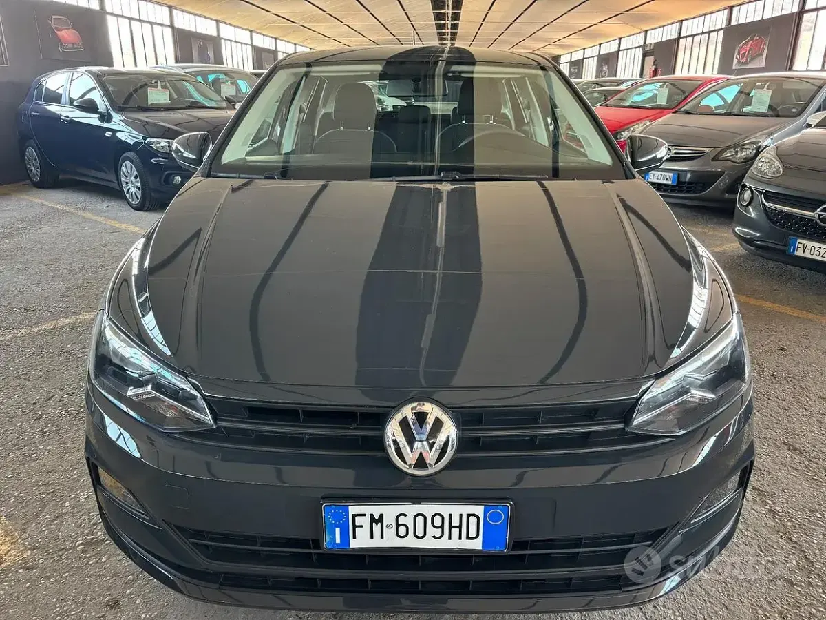 Usata VW Polo Trendline 65 CV (47 kW) 2017 Grigio Berlina