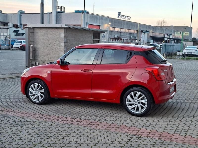 Usata Suzuki Swift Cool 83 CV (61 kW) 2021 Rosso Utilitaria