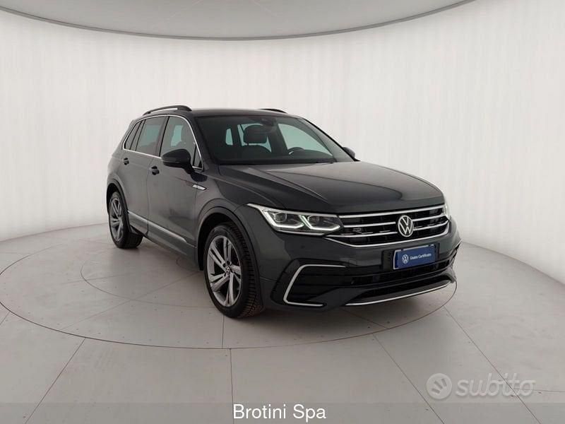 Usata VW Tiguan R-line 150 CV (110 kW) 2021 Grigio SUV