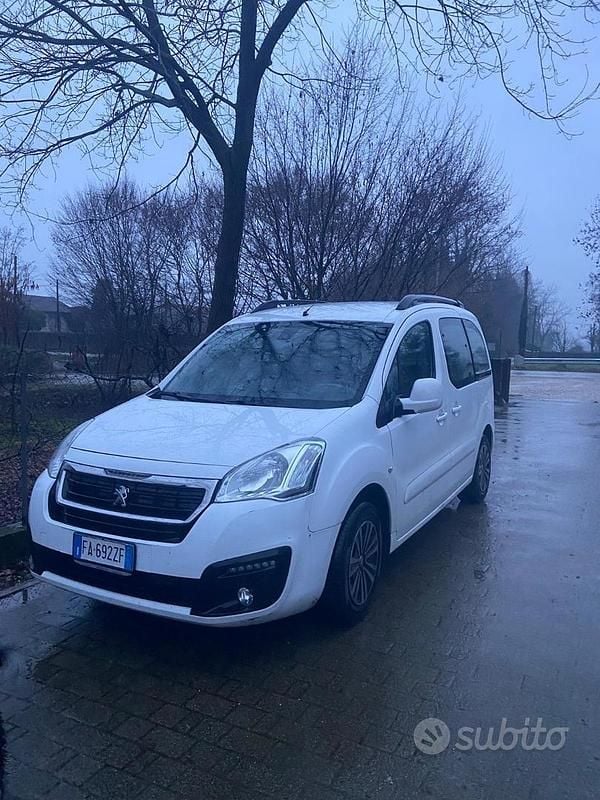 Usata Peugeot Partner Tepee 90 CV (66 kW) 2015 Monovolume