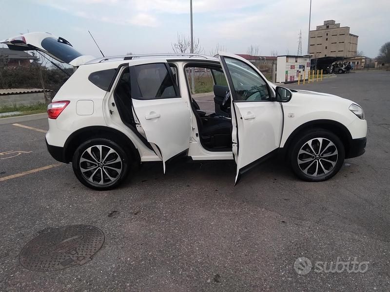 Usata Nissan Qashqai N-TEC 131 CV (96 kW) 2012 Bianco SUV