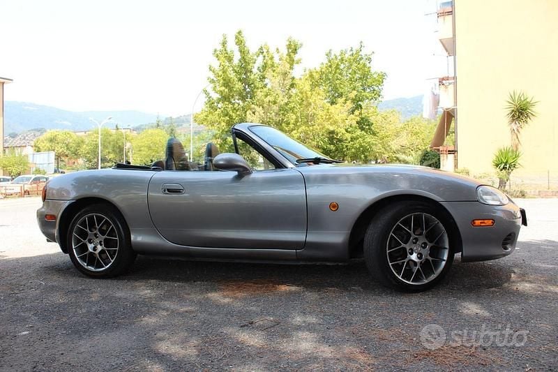 Usata Mazda MX5 146 CV (107 kW) 2004 Cabrio
