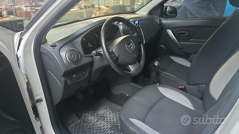 Usata Dacia Sandero Stepway 90 CV (66 kW) 2016 Bianco Berlina