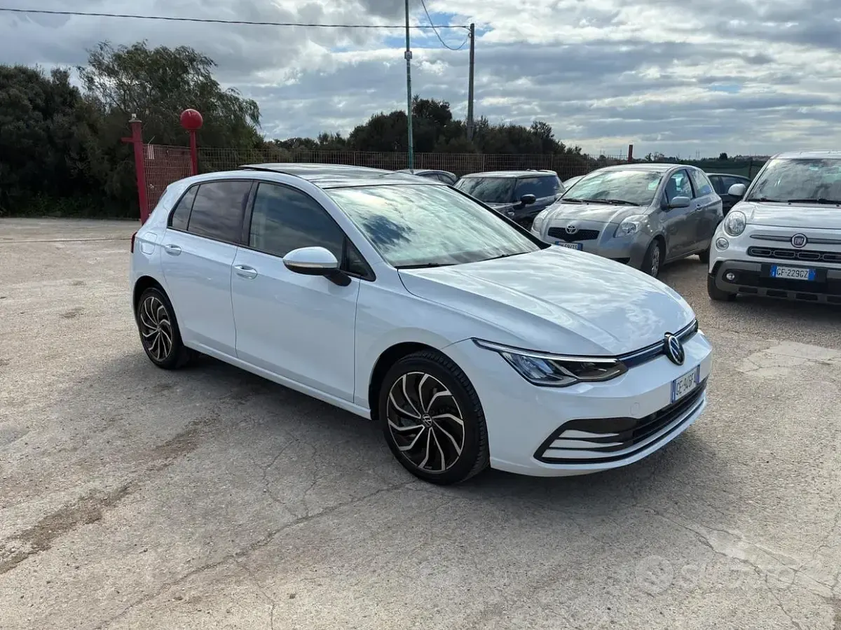 Usata VW Golf VII Style 116 CV (85 kW) 2021 Bianco Utilitaria
