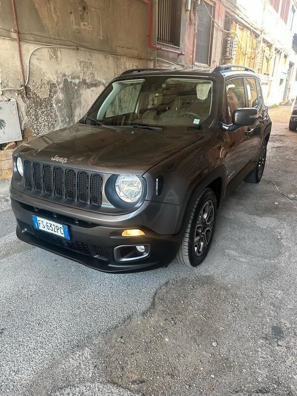 Grigio Usata 2018 Jeep Renegade Longitude SUV | 13.800 € (Buon prezzo) - Immagine 1/4