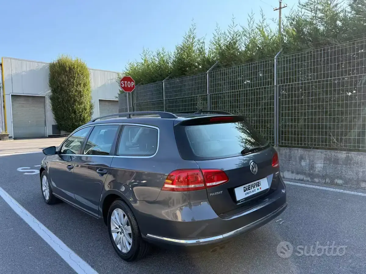 Usata VW Passat Comfortline 140 CV (102 kW) 2012 Grigio Station wagon
