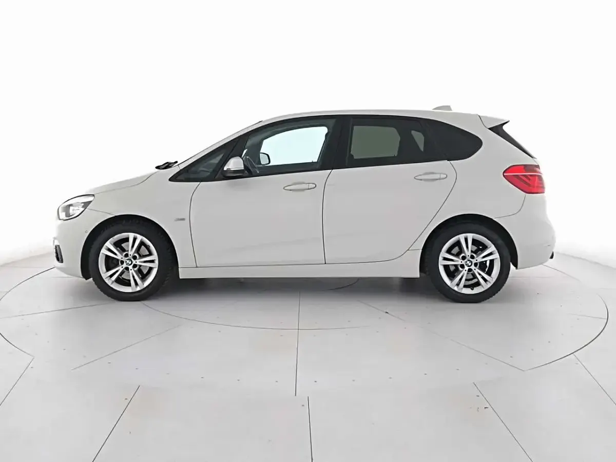 Usata BMW 220 Active Tourer Sport Line 190 CV (139 kW) 2016 Alpin white Monovolume
