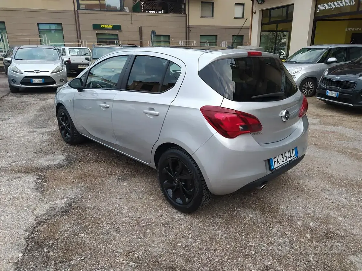Usata Opel Corsa Innovation 69 CV (50 kW) 2017 Grigio Utilitaria