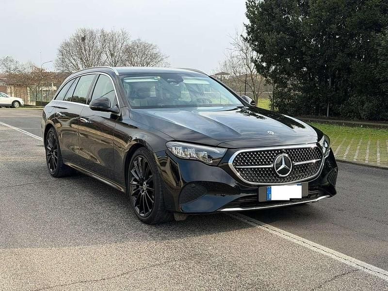 Usata Mercedes E220 Advanced 197 CV (144 kW) 2023 Nero Station wagon