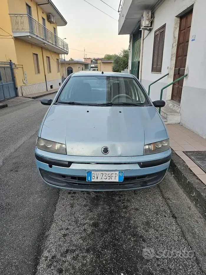 Usata Fiat Punto 80 CV (58 kW) 2001 Bluazzurro Utilitaria
