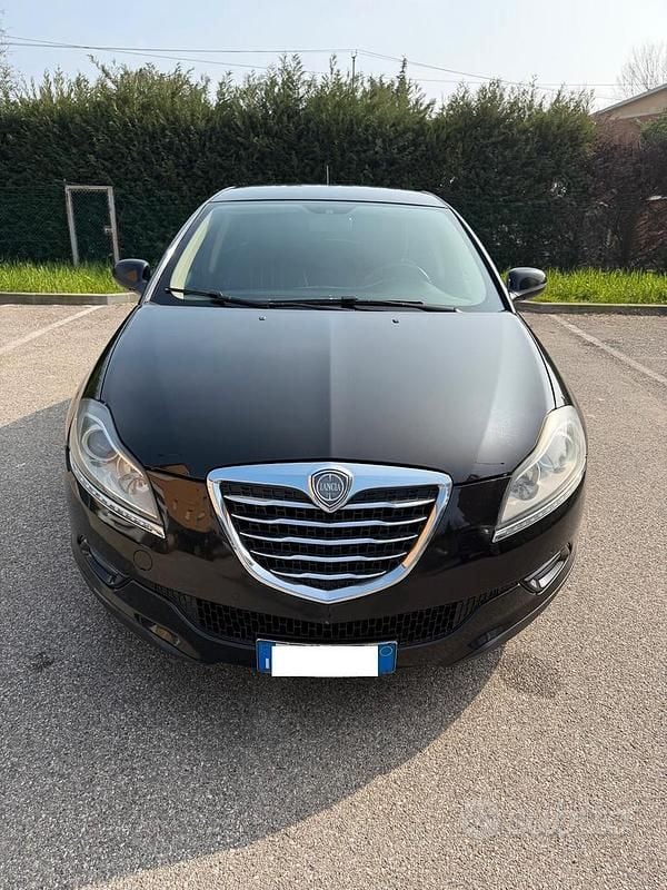 Usata Lancia Delta 120 CV (88 kW) 2012 Nero Utilitaria
