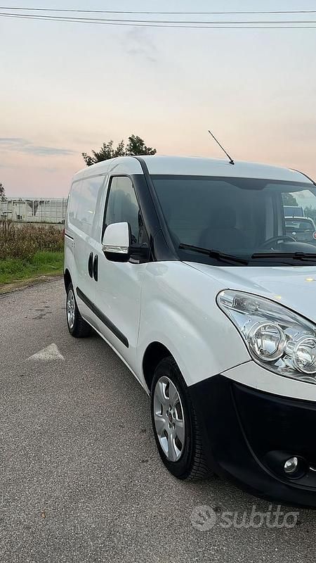 Usata Fiat Doblò 105 CV (77 kW) 2015 Bianco Monovolume