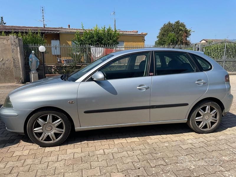 Usata Seat Ibiza 69 CV (50 kW) 2006 Grigio Utilitaria