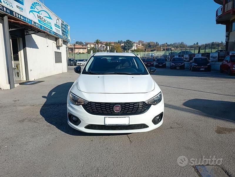Usata Fiat Tipo Lounge 119 CV (87 kW) 2018 Bianco Berlina